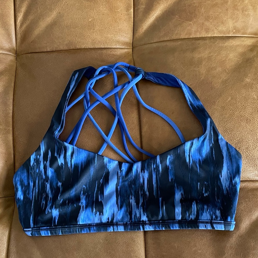 Lululemon free to be wild  sports bra size 8